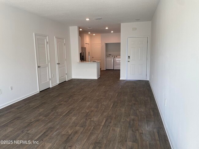 Foto del edificio - 9219 Stony Brk Rd