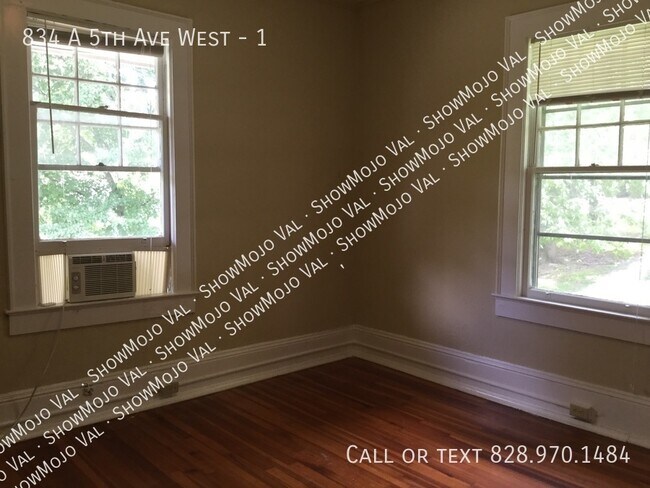 Foto del edificio - 834 5th Ave W