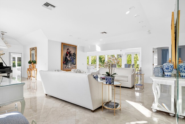 Building Photo - 107 E Inlet Dr