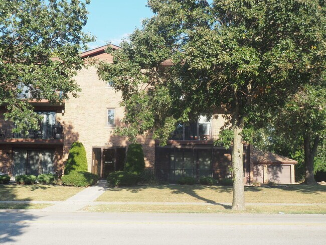 Building Photo - 14531 S Ravinia Ave