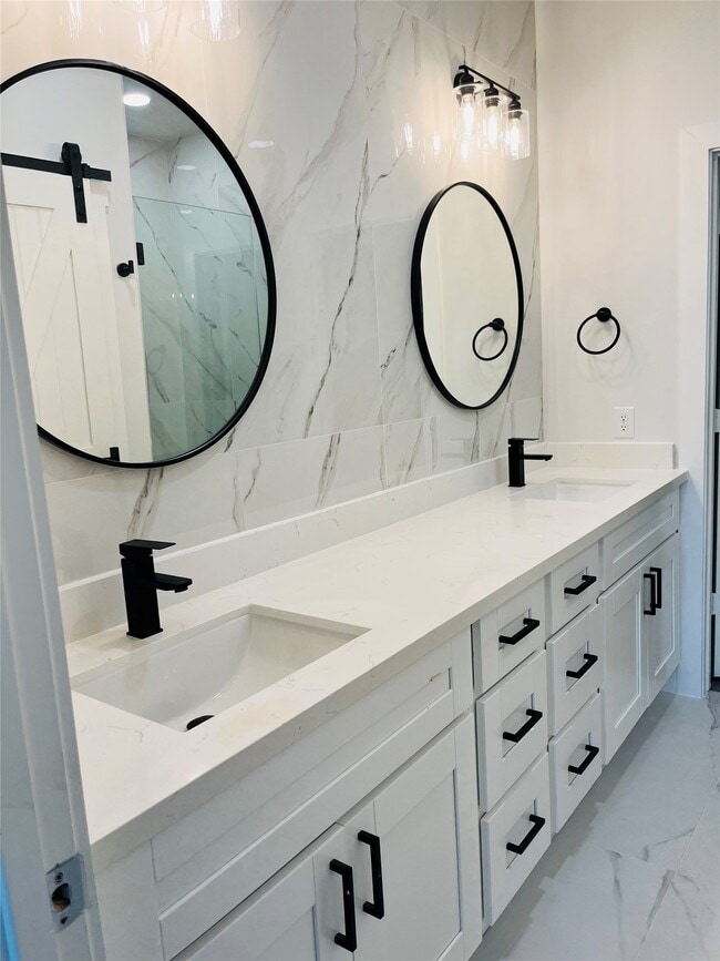 Building Photo - 8127 St Louis St