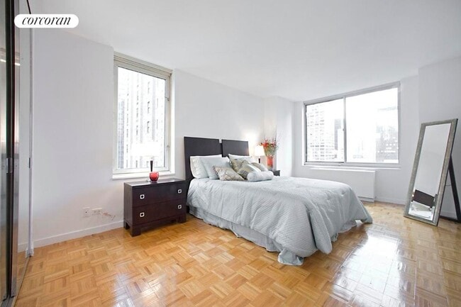 Building Photo - 145 E 48th St