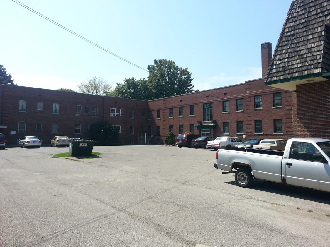 Primary Photo - Lighthouse Apartments