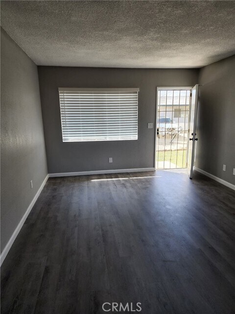 Foto del edificio - 34214 County Line Rd