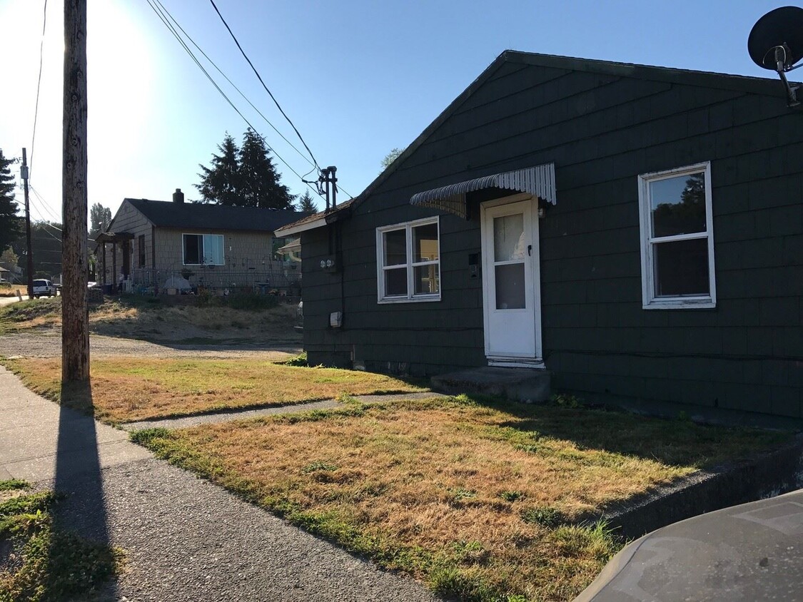 213 Oak St, Bremerton, WA 98310 House Rental in Bremerton, WA