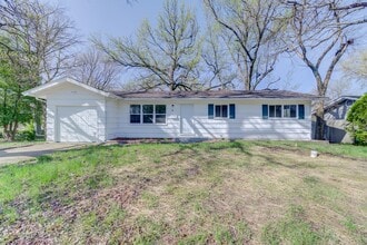 Building Photo - 49 Forestwood Dr