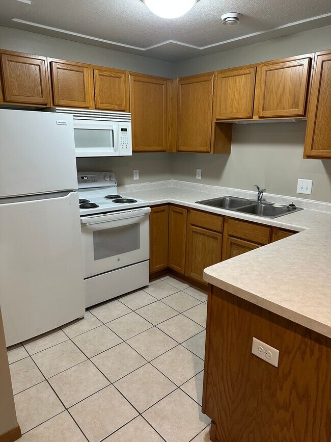 Foto del edificio - 8702 Brooks St