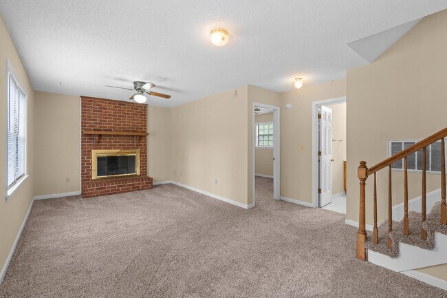 Building Photo - 3638 Karleen Rd