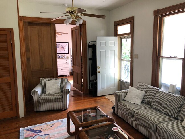 Foto del edificio - Available August 2025; Monthly rent $4,000