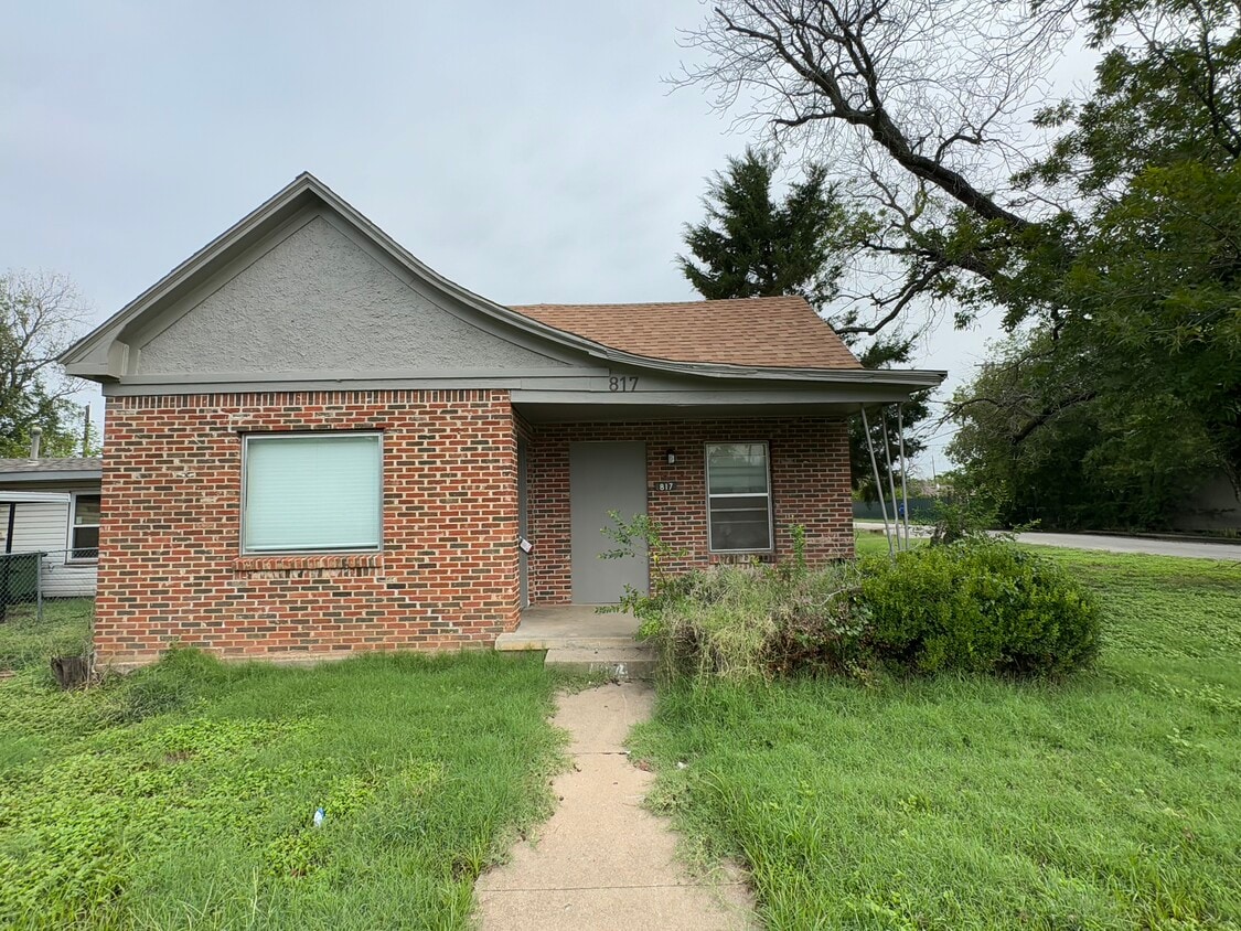 Foto del edificio - 817 SE 18th St