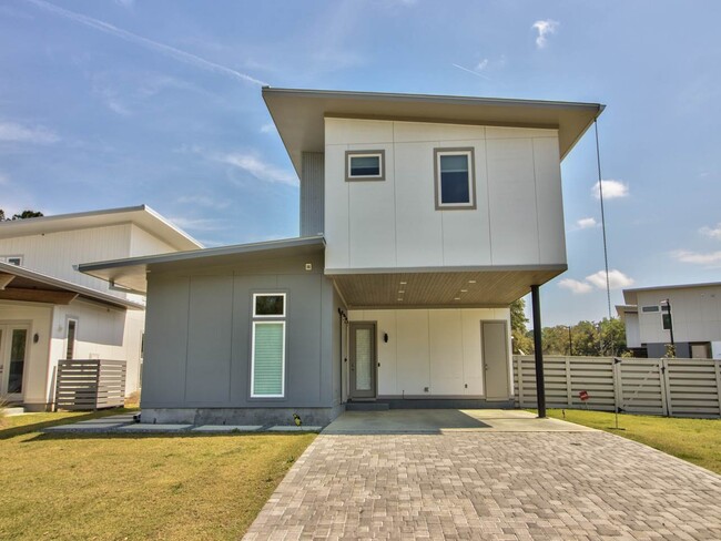 Foto del edificio - 2327 W Lake Hall Rd