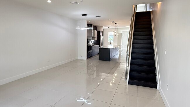 Sala de estar - 10260 NW 63rd Ter