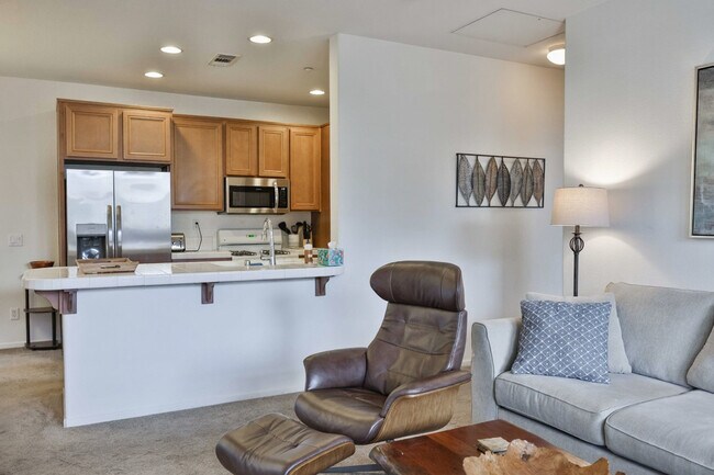 Foto del edificio - 16913 Laurel Hill Ln