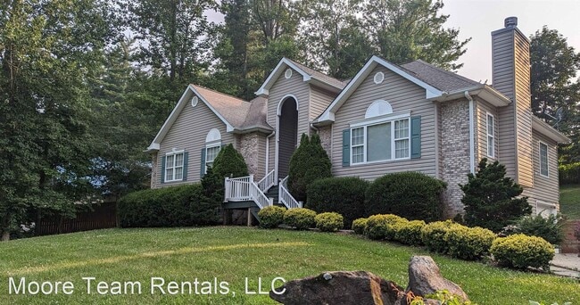 Building Photo - 4 br, 2.5 bath House - 210 Winding Way Ln