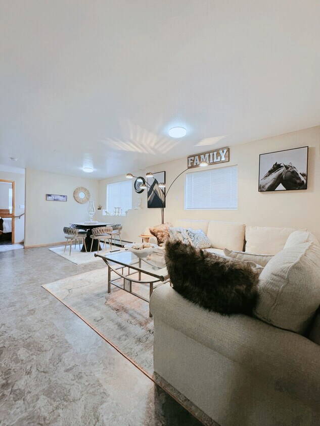 Foto principal - 2901 Valleywood Dr