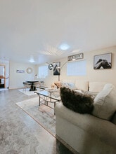 Building Photo - 2901 Valleywood Dr