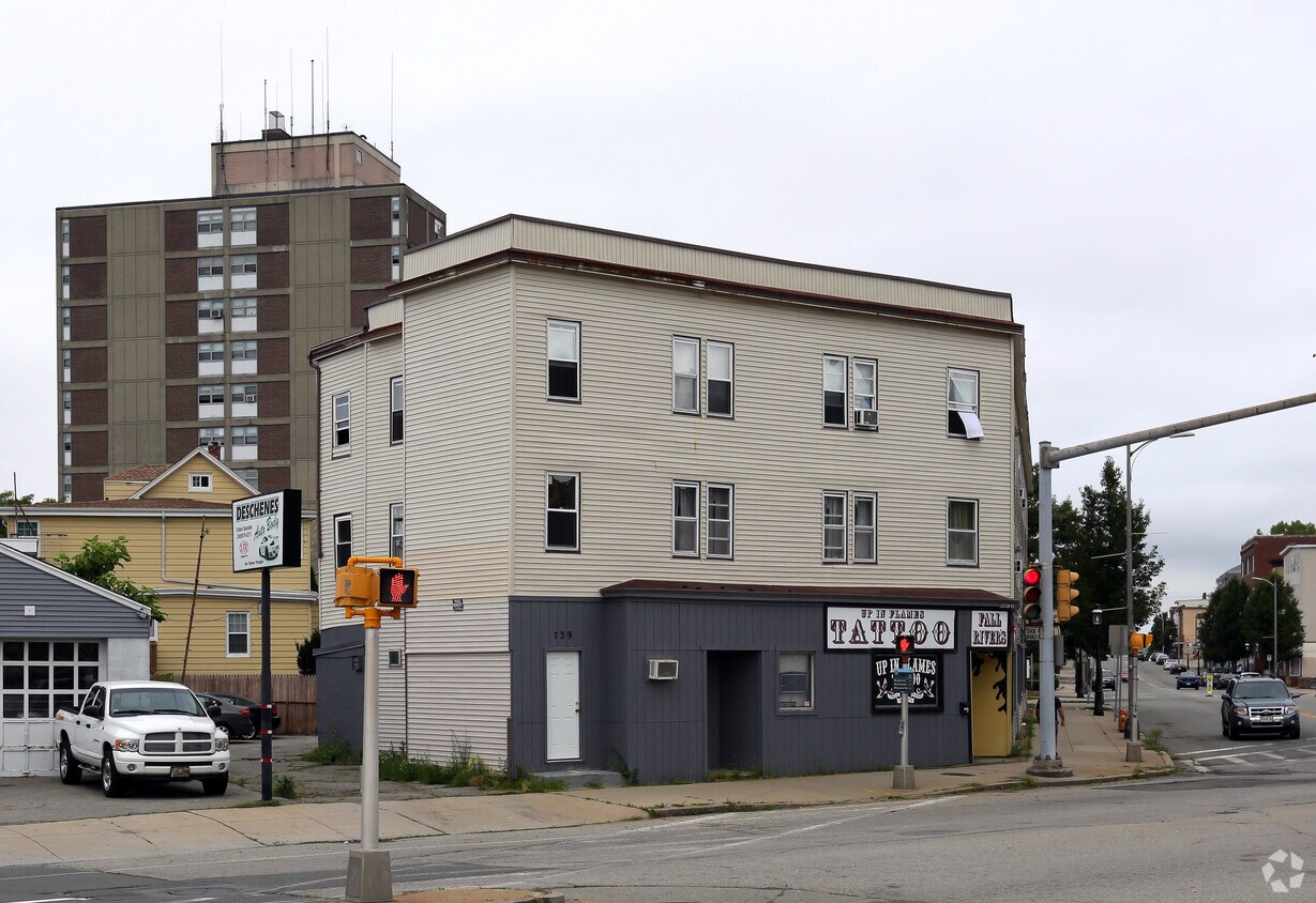 Foto del edificio - 1703-1729 Pleasant St