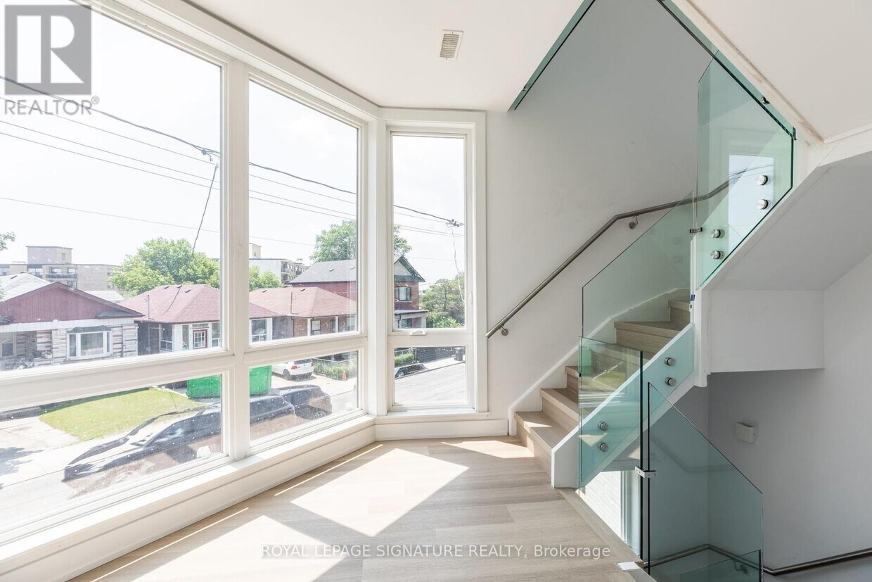 Photo principale - 467 Vaughan Rd