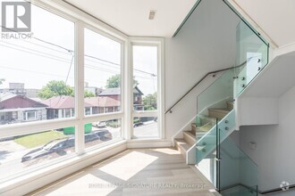 Building Photo - 467 Vaughan Rd