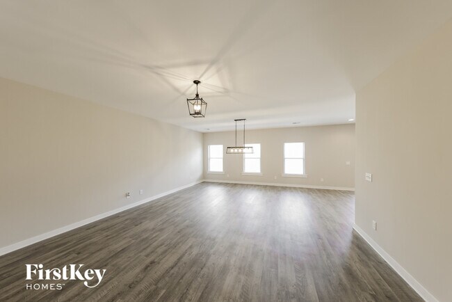 Foto del edificio - 234 Lakewood Ln