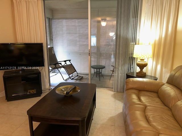 Foto del edificio - 311 S Hollybrook Dr