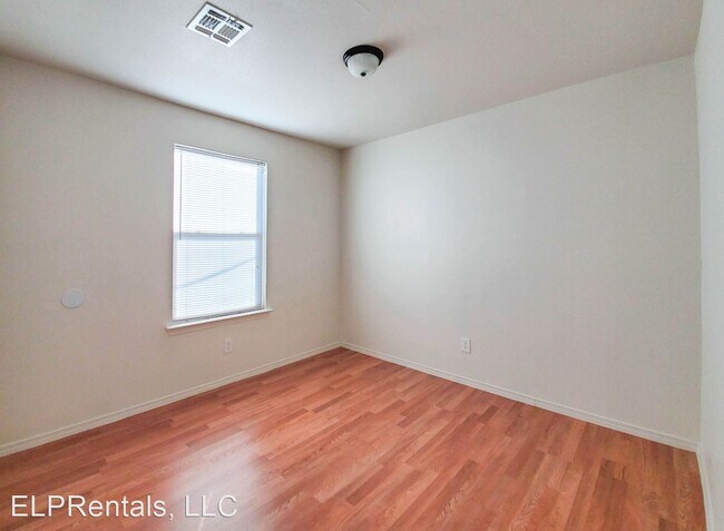Foto del edificio - 3817 Moonlight Ave