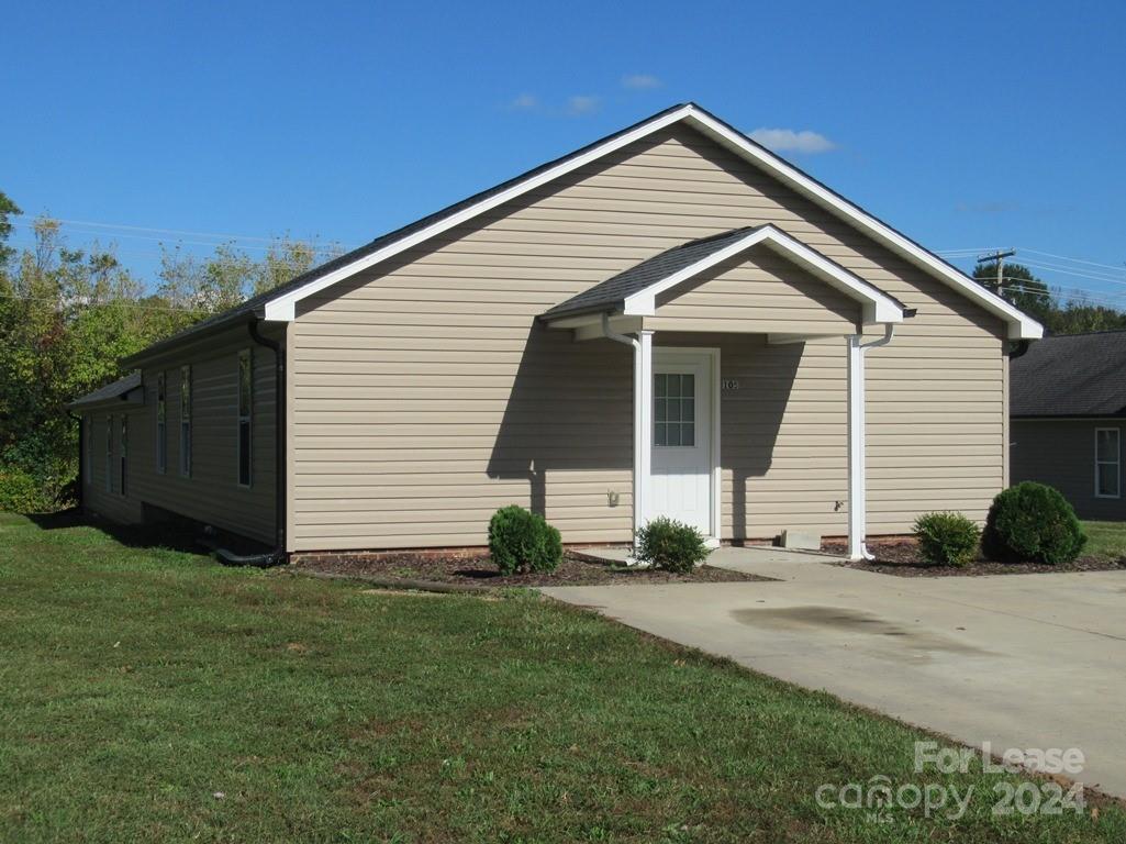 Primary Photo - 105 D St