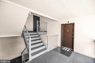 Building Photo - 3808 Laramie Pl