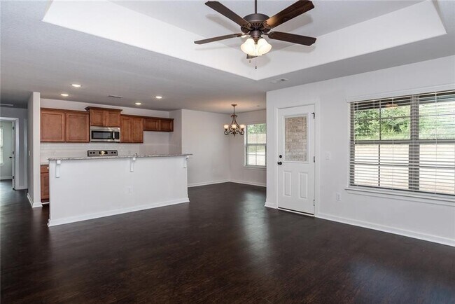 Foto del edificio - 105 Lion Dr N