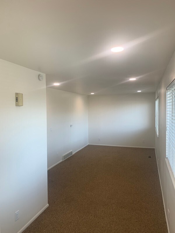 Foto del edificio - 585 E 50 S