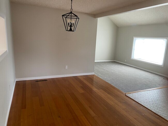 Foto del edificio - 1692 Crescent Dr
