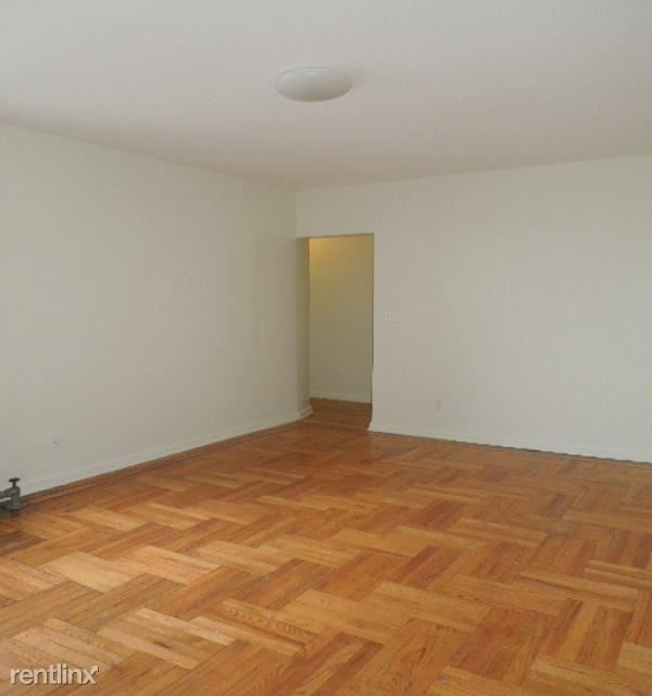 Building Photo - 1 br, 1 bath  - 4802 Snyder Ave Apt D4