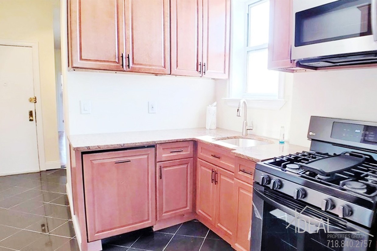 Primary Photo - 136 Utica Avenue #9R