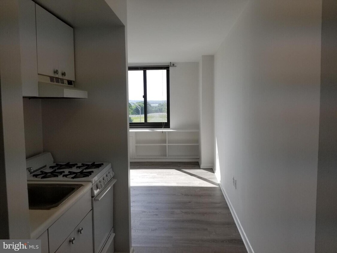 1011 Arlington Blvd Unit 221, Arlington, VA 22209 Room for Rent in