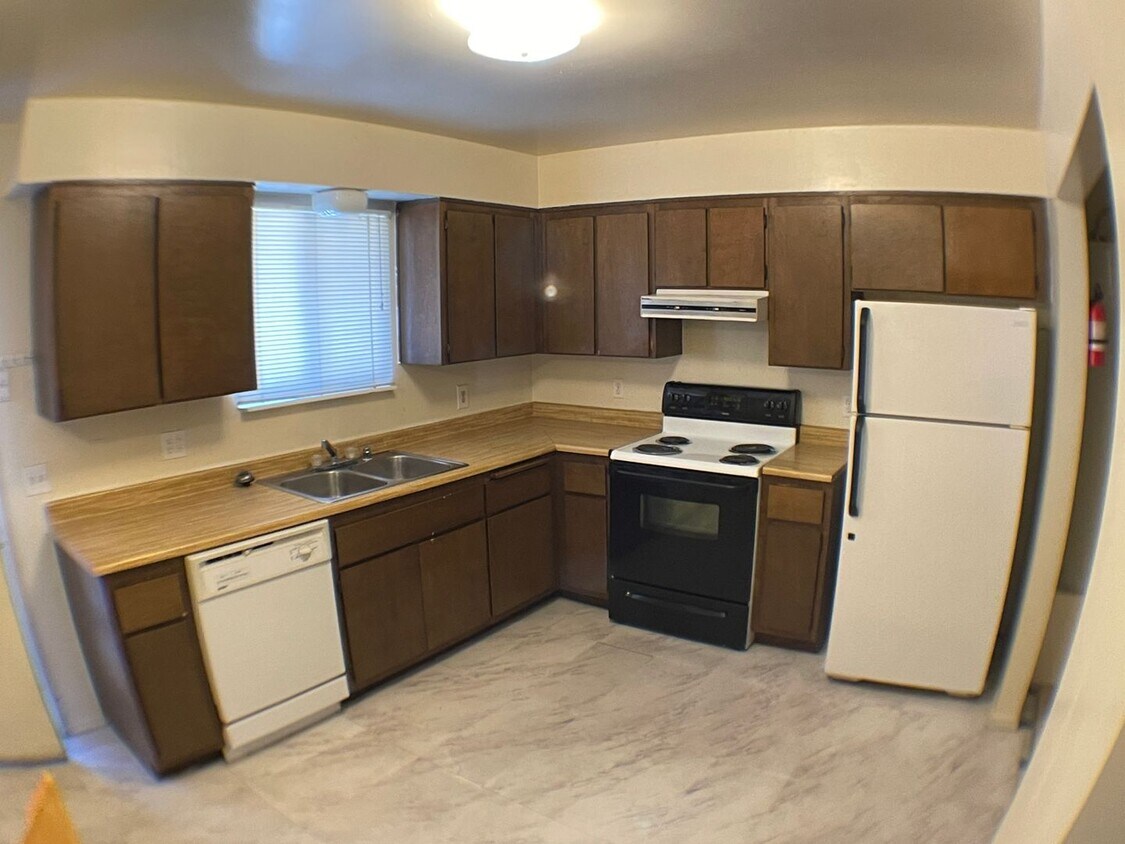 Primary Photo - 924 N Leroux St