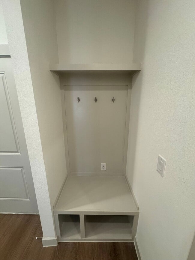 Foto del edificio - 4465 S Preston Rd