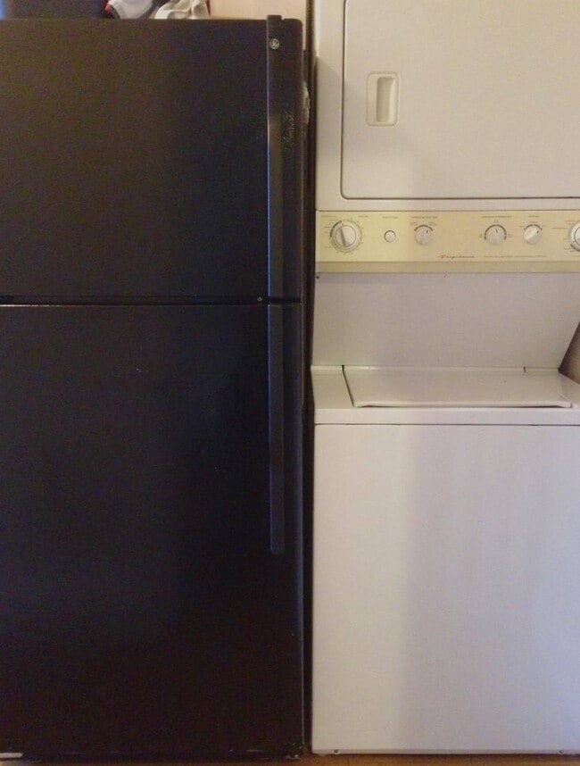 Building Photo - 46 Park Vale Ave