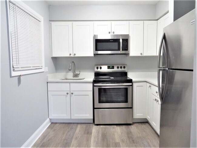 Foto del edificio - 1050 N Wheeling Rd