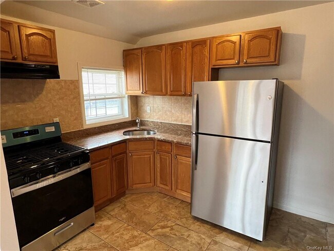 Foto del edificio - 939 E 218th St