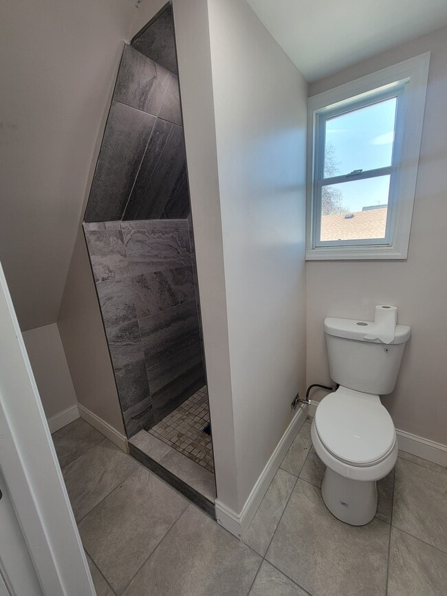bathroom - 181 S 11th St