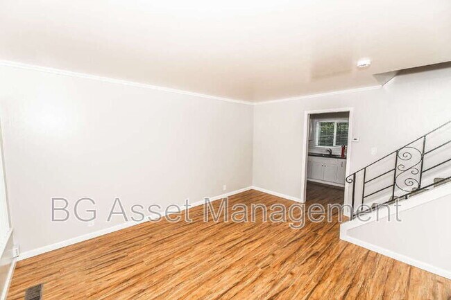 Foto del edificio - 2377 Downer Ave