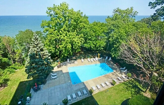 Foto del edificio - 12520 Edgewater Dr