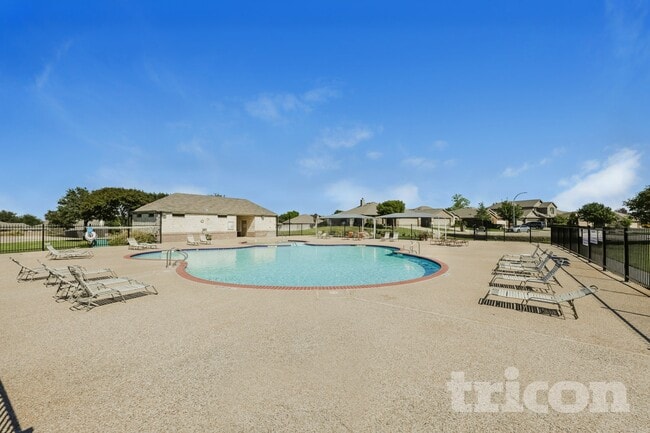 Building Photo - 1124 Mustang Ridge Dr