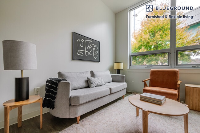 Building Photo - 5 Glassworks Ave