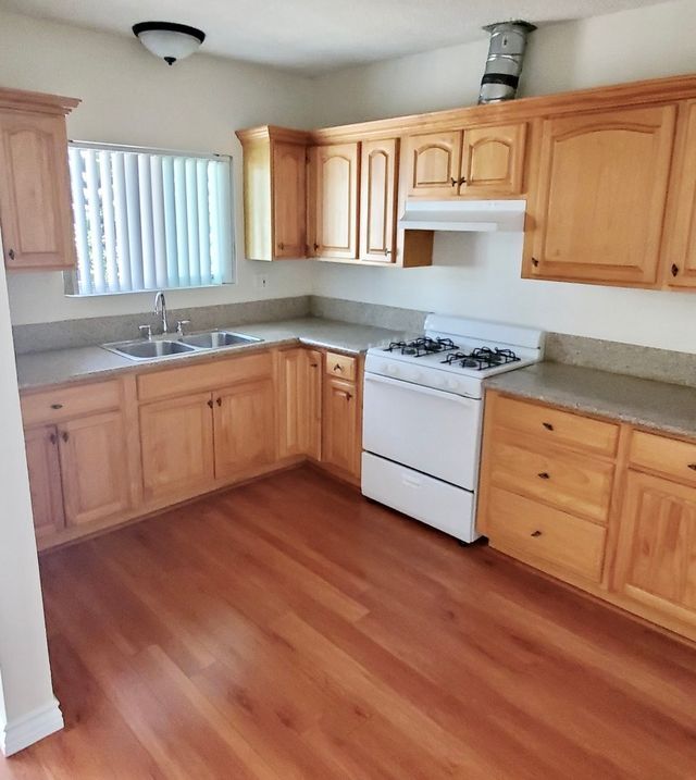 256W - Park Verdugo Apartments
