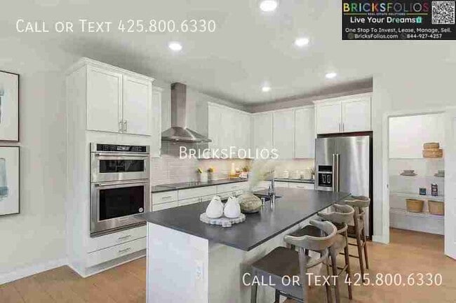 Building Photo - 8148 51st St NE