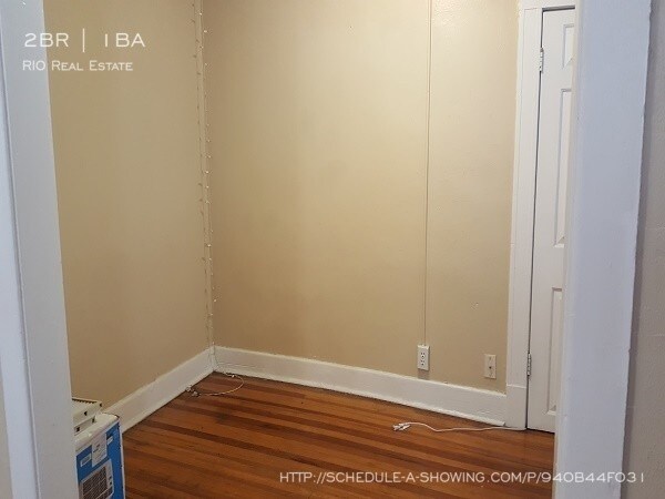 Building Photo - BEAUTIFUL 2 BR GARDEN LEVEL APARTMENT!