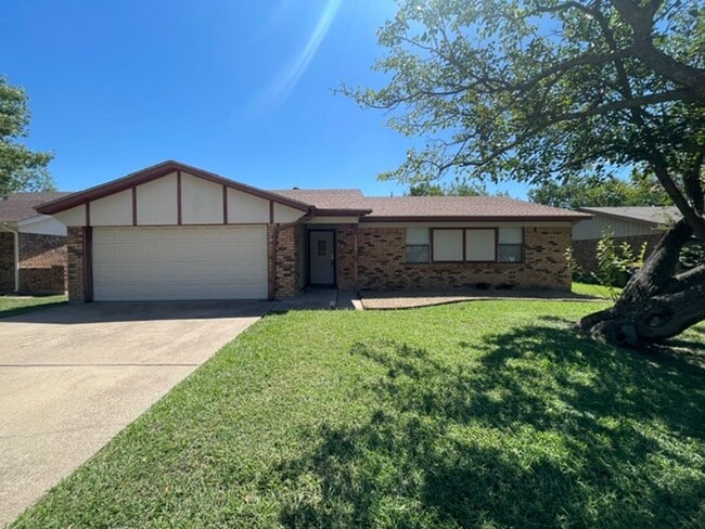Photo - 7536 Meadowlark Lane N House