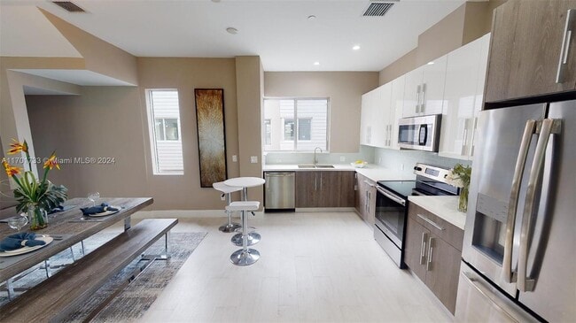 Foto del edificio - 632-632 NE 12th Ave