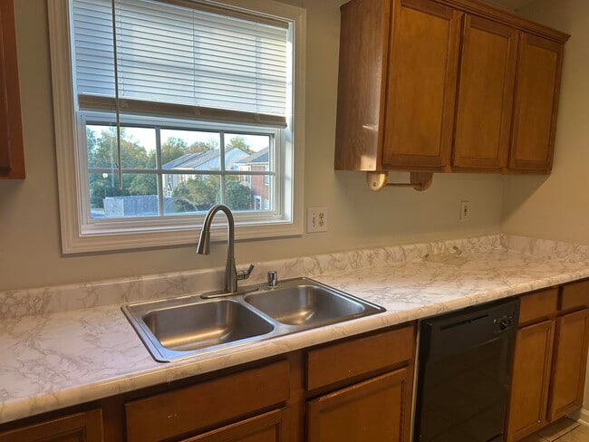 Building Photo - 1325 Trent Blvd